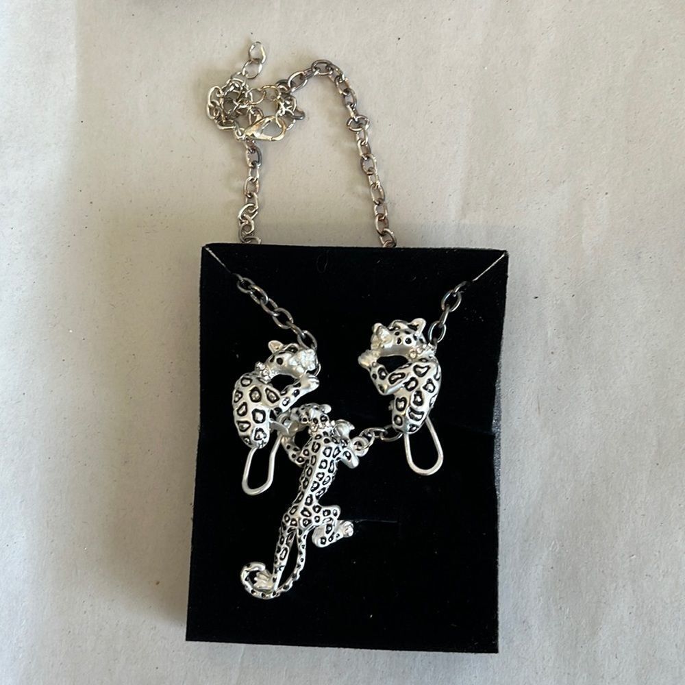 Jaguar Necklace w/Earrings